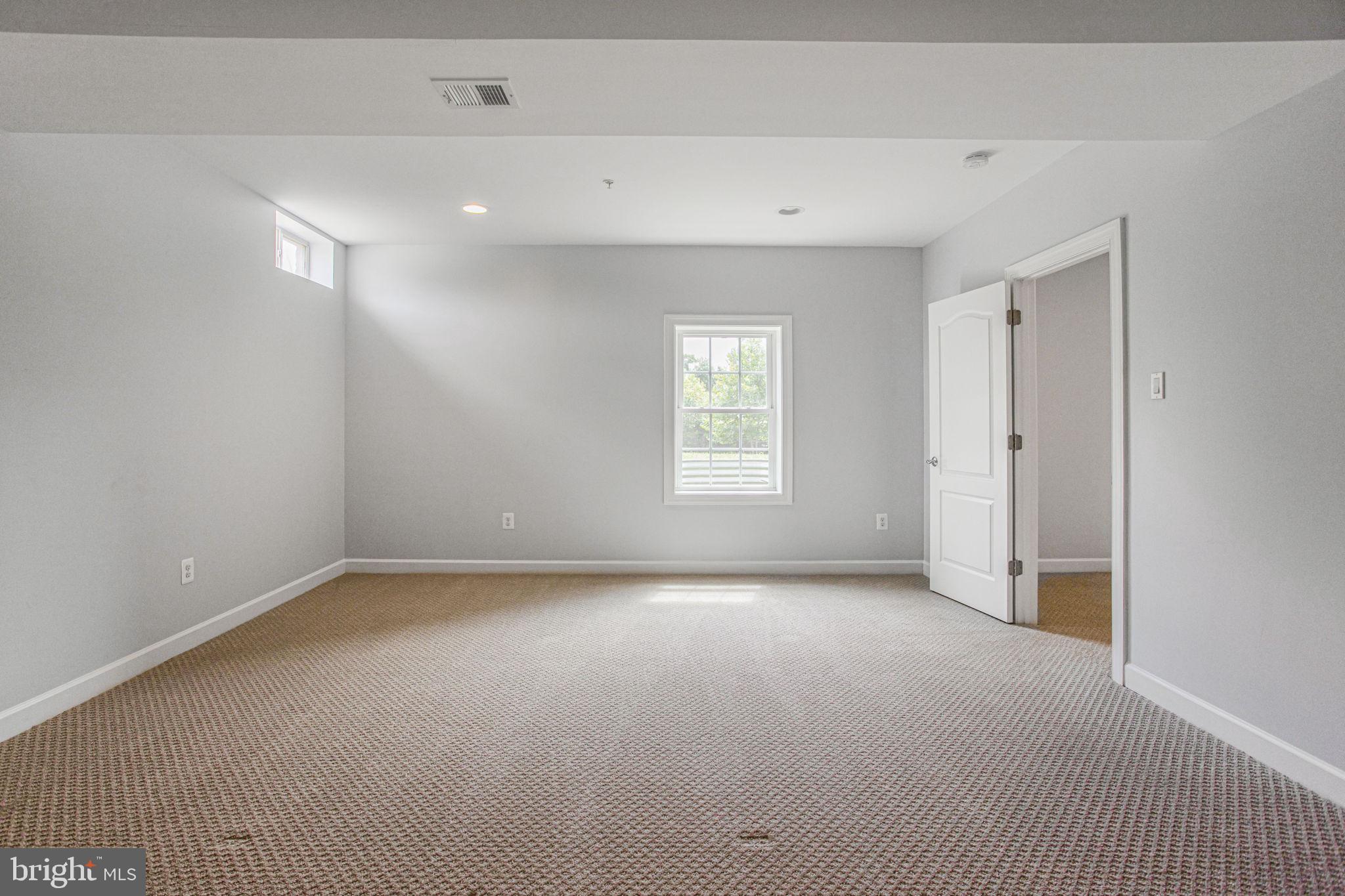 RIVERWOOD - Residential