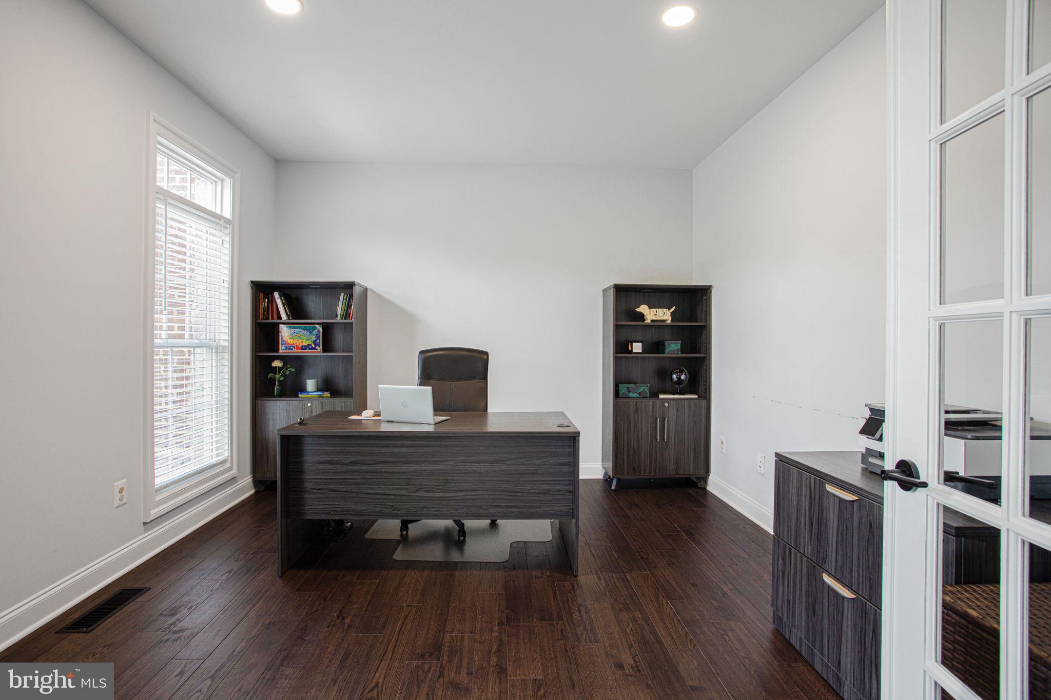 RIVERWOOD - Residential