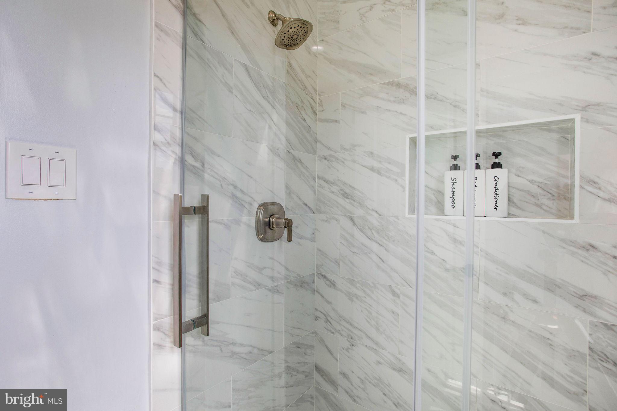 RIVERWOOD - Residential