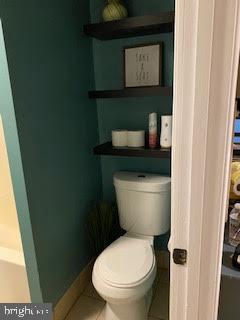 SWEET ARROW LAKE - Residential