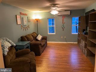 SWEET ARROW LAKE - Residential