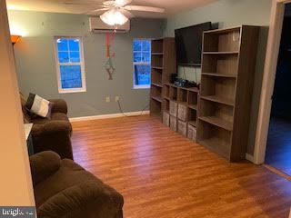 SWEET ARROW LAKE - Residential