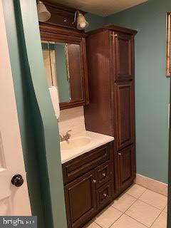 SWEET ARROW LAKE - Residential