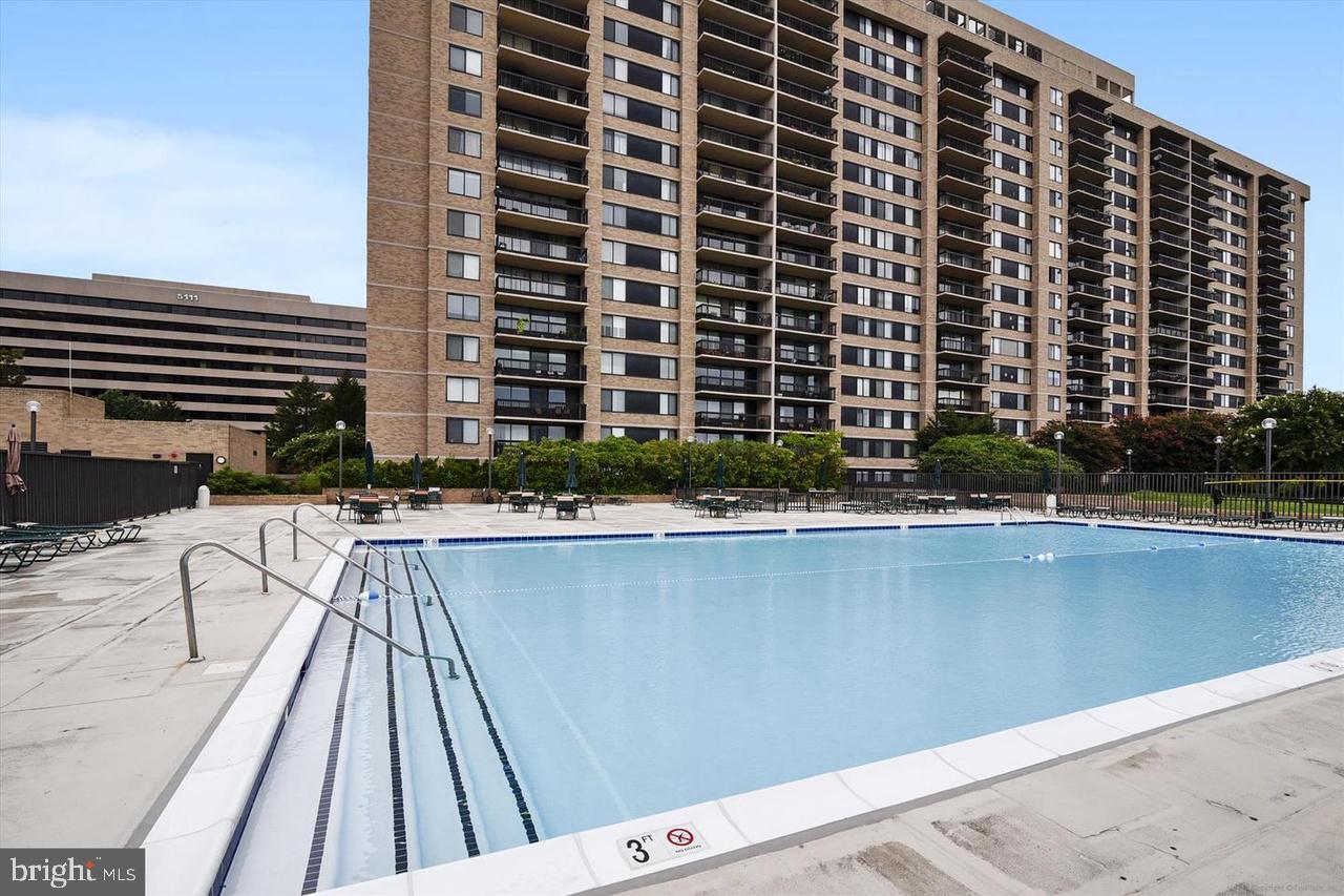 SKYLINE TOWERS - Residential