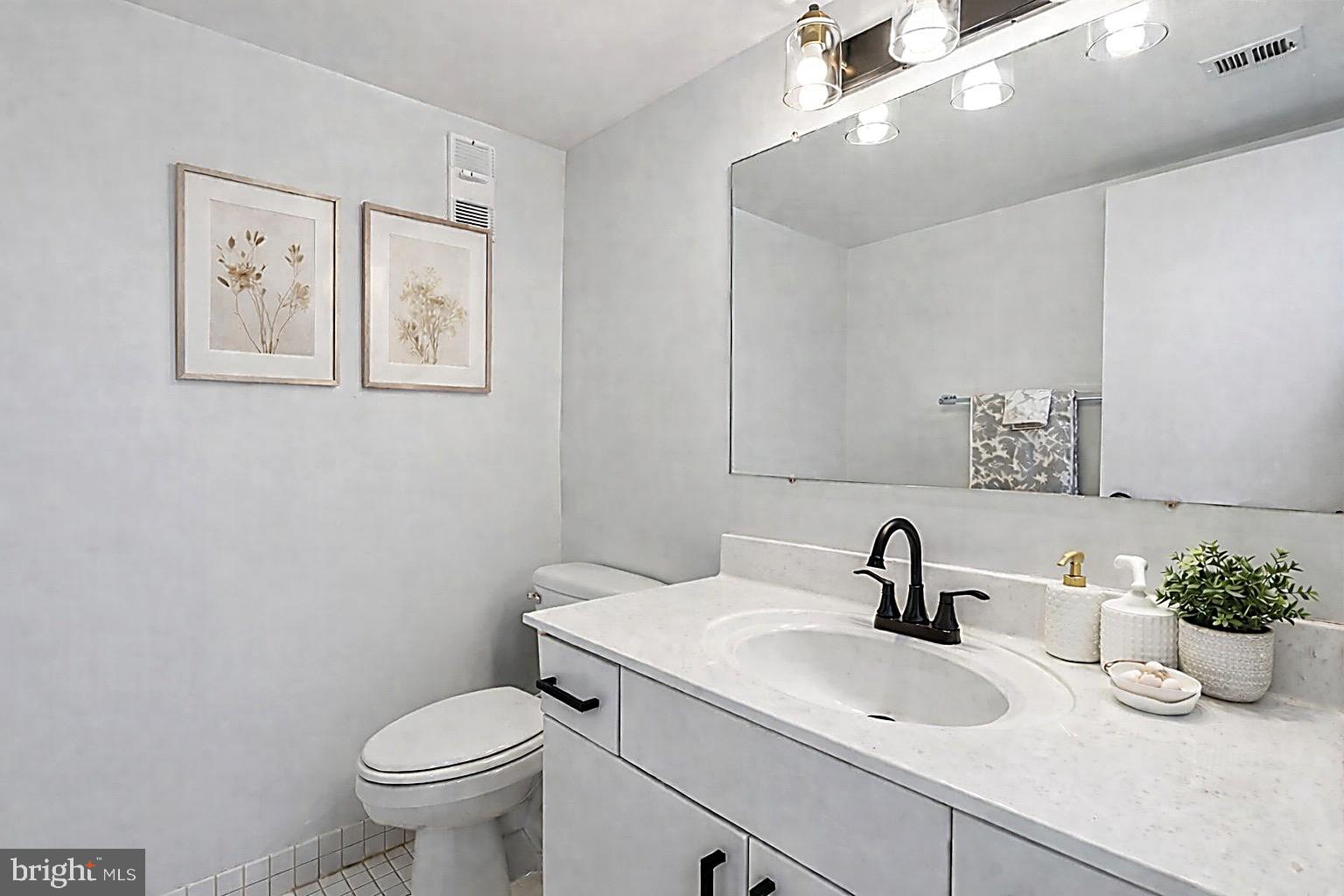 SKYLINE TOWERS - Residential