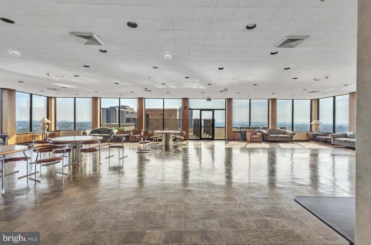 SKYLINE TOWERS - Residential