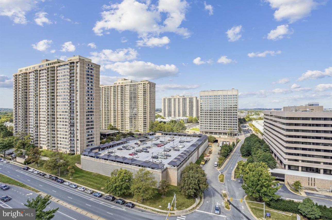 SKYLINE TOWERS - Residential