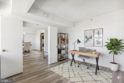 SKYLINE TOWERS - Residential