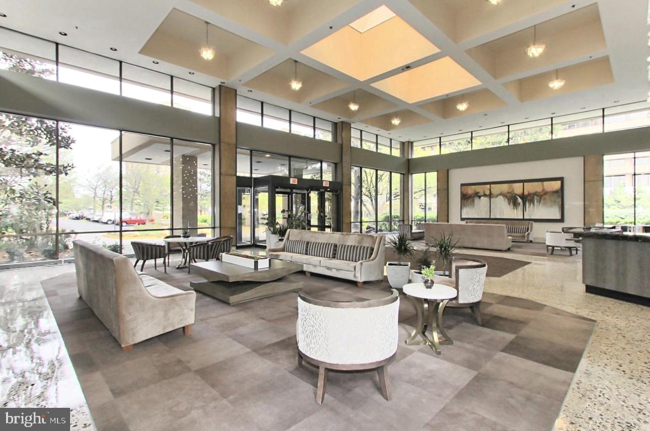 SKYLINE TOWERS - Residential