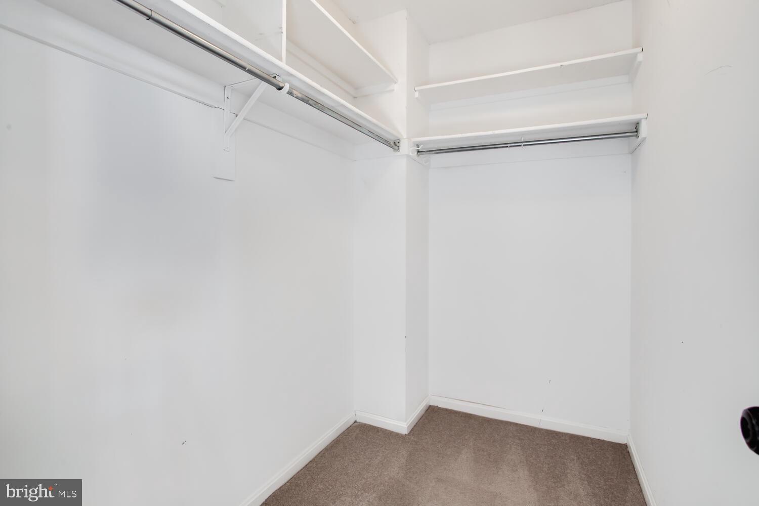 SKYLINE TOWERS - Residential