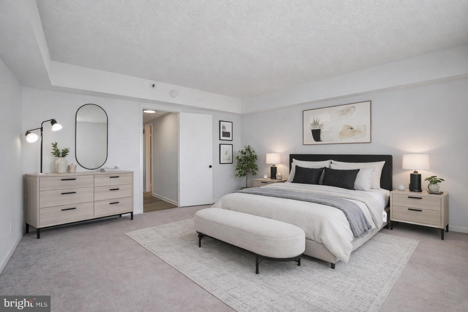 SKYLINE TOWERS - Residential