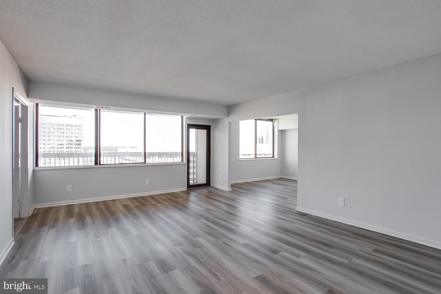 SKYLINE TOWERS - Residential