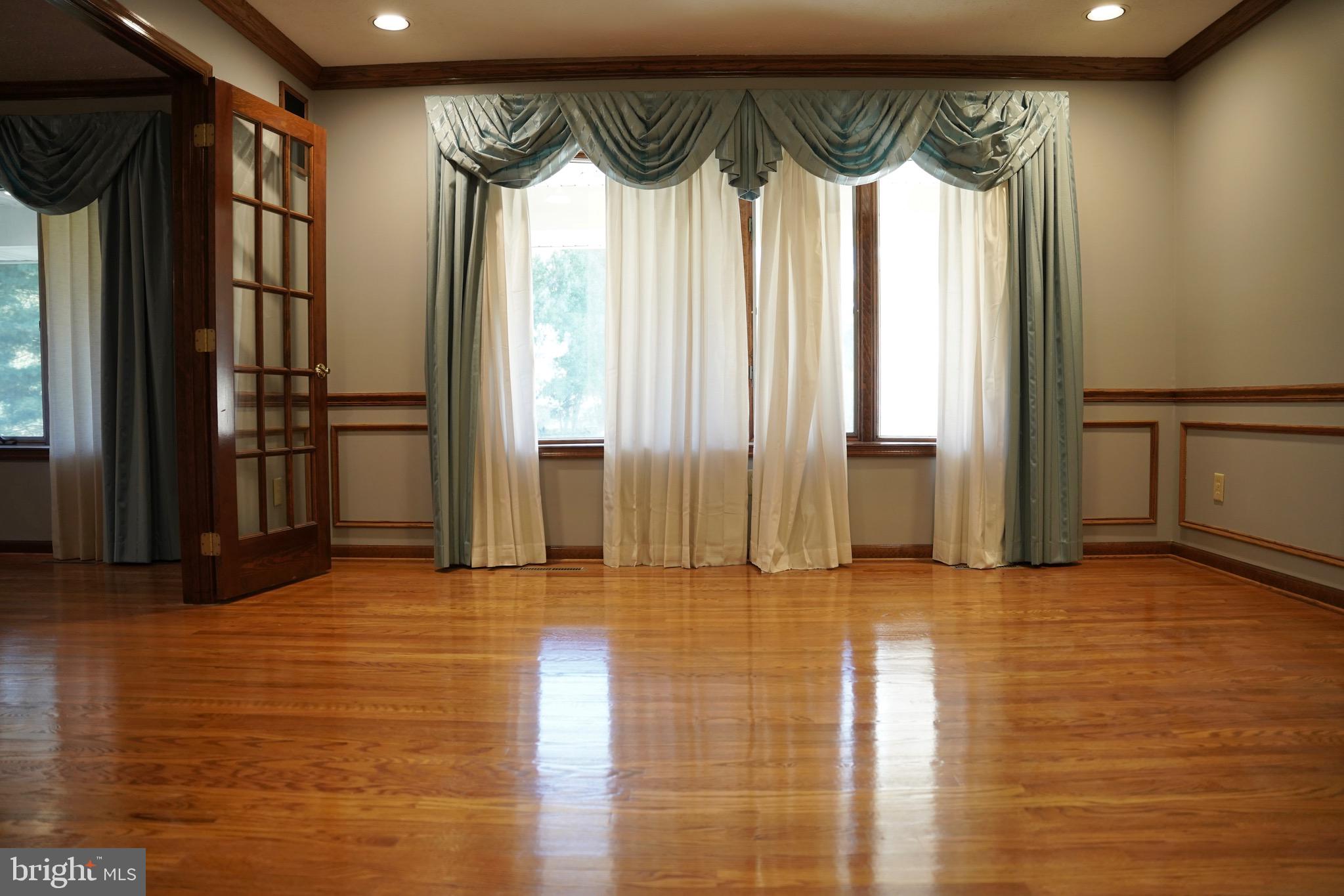 WILLOW HIGHLANDS - Residential Lease