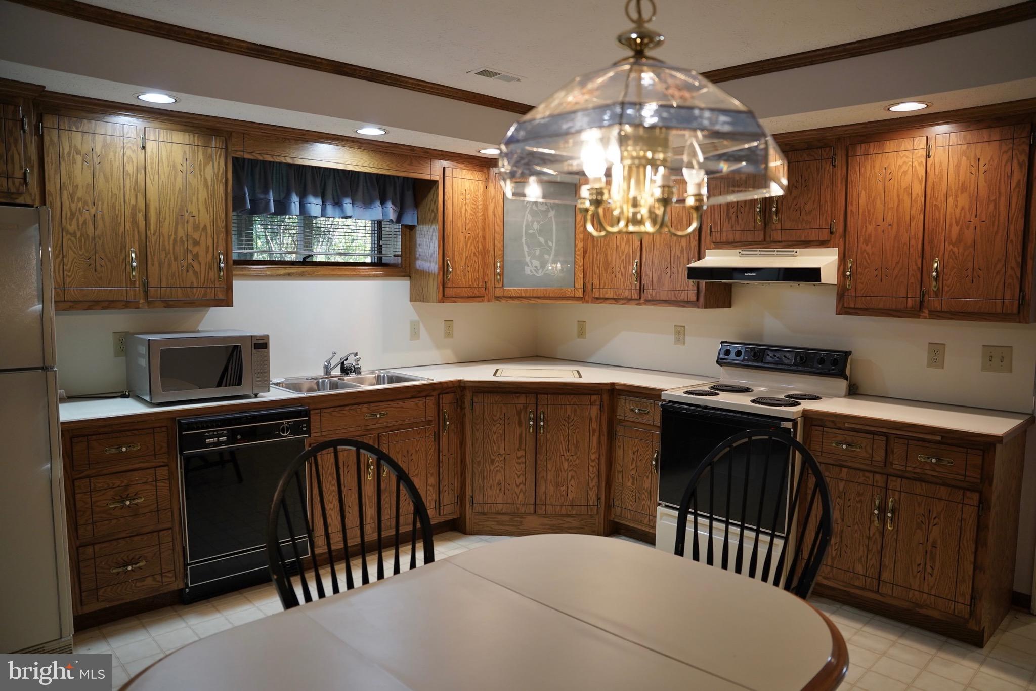 WILLOW HIGHLANDS - Residential Lease