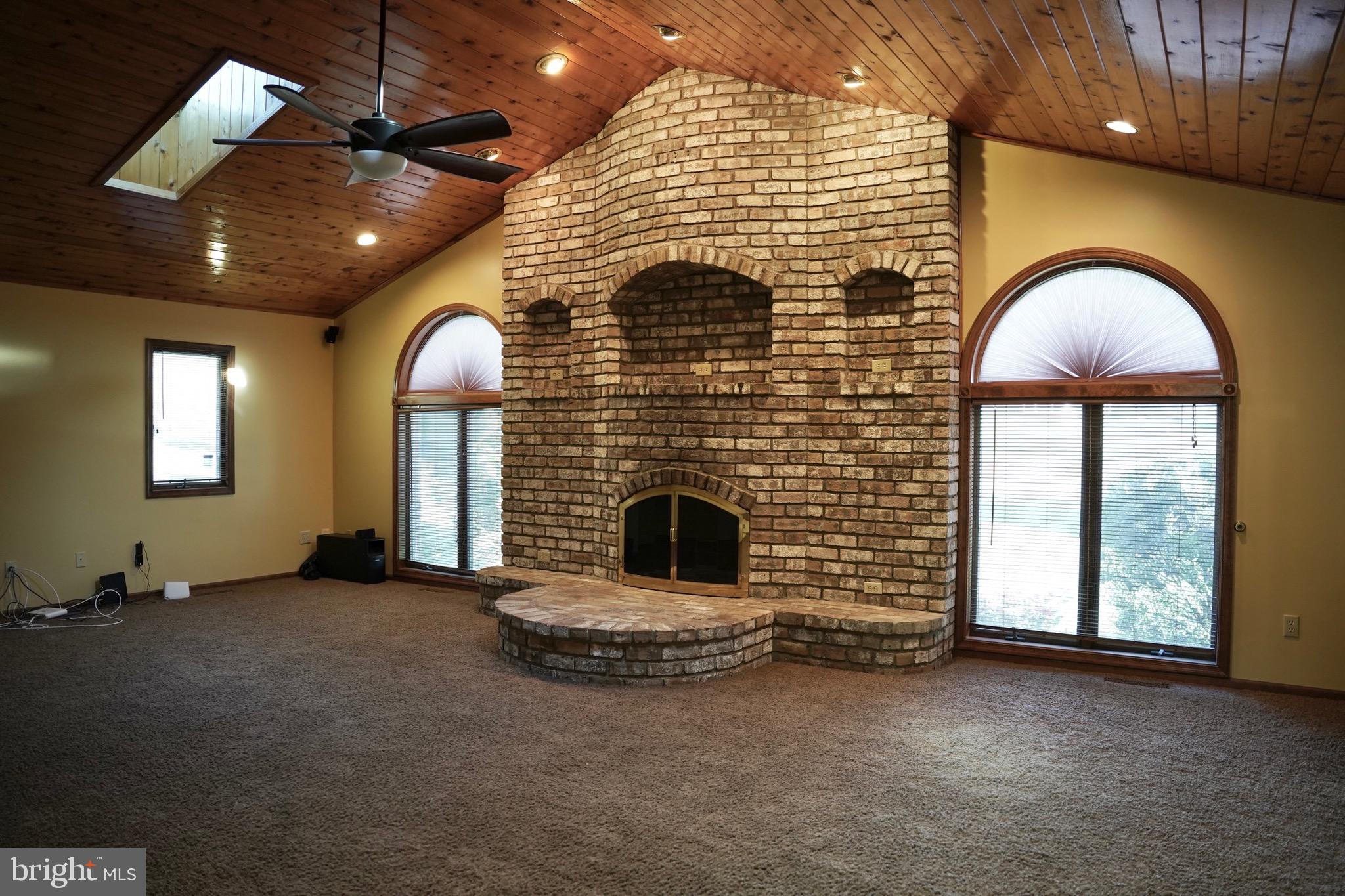 WILLOW HIGHLANDS - Residential Lease