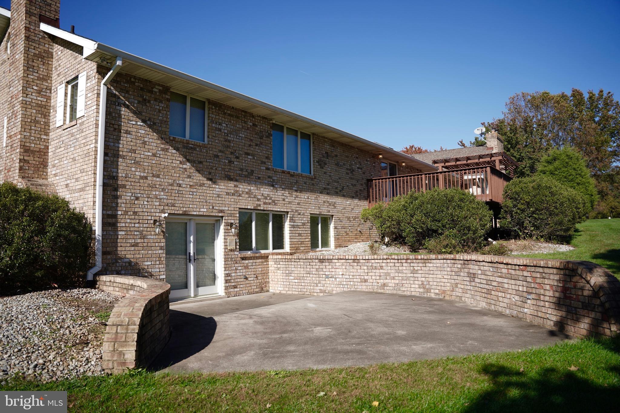 WILLOW HIGHLANDS - Residential Lease