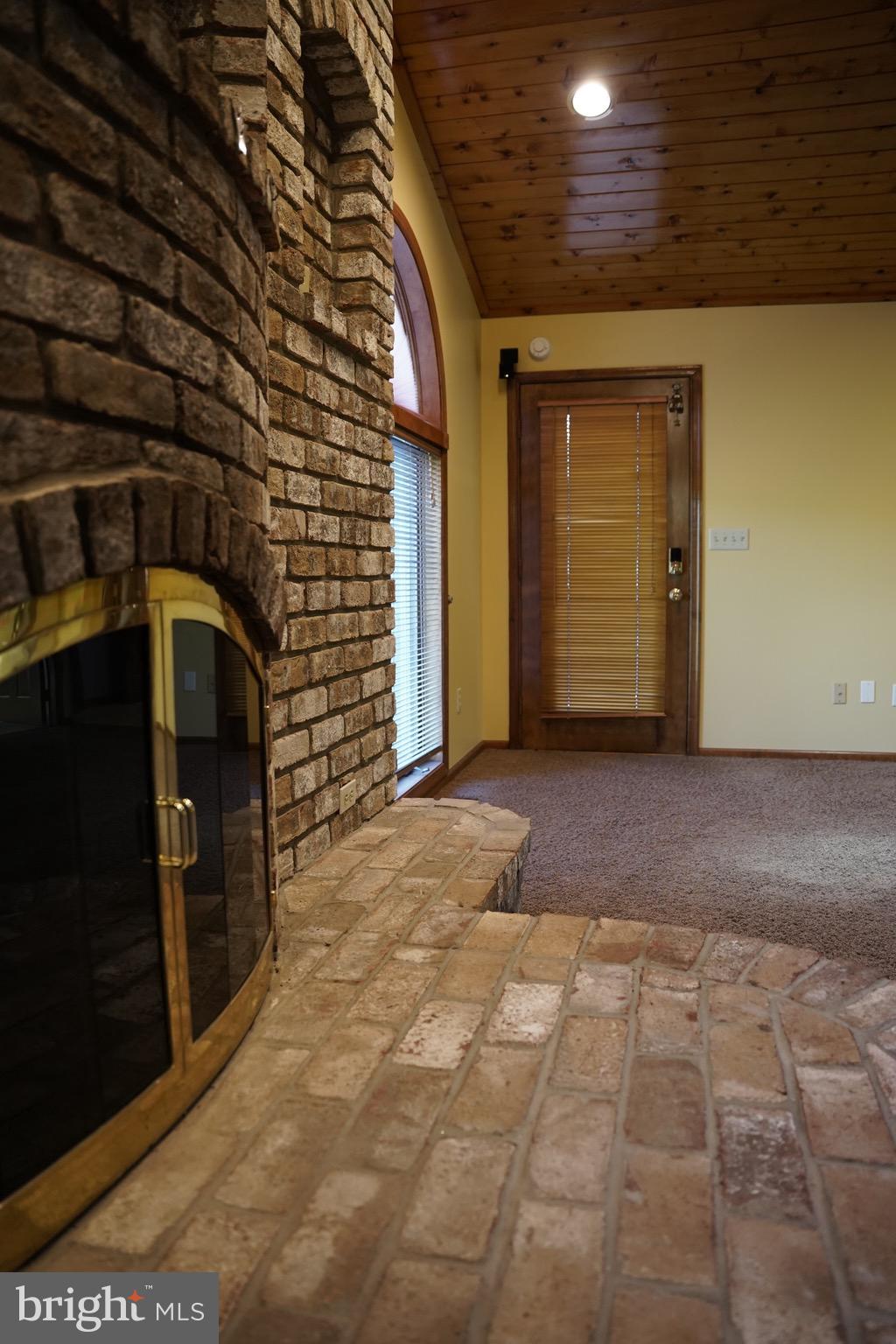 WILLOW HIGHLANDS - Residential Lease