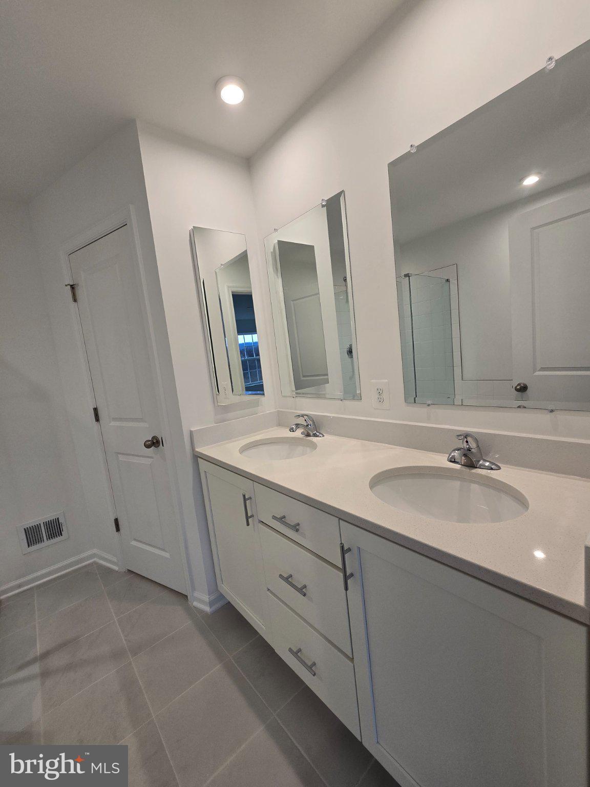 MARTINSBURG STATION - Residential Lease