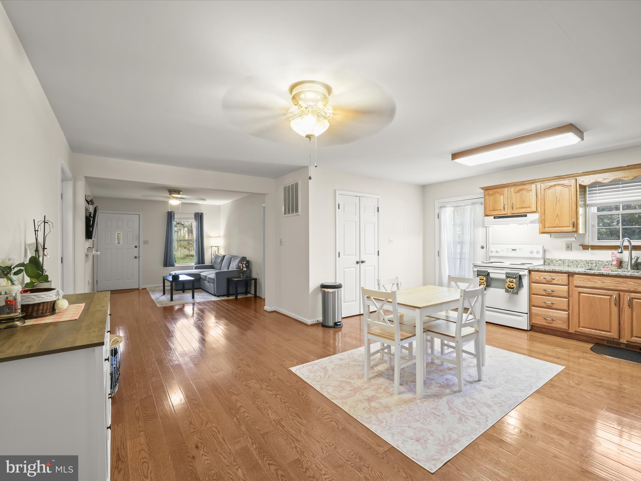 HOLLAND CLIFF SHORES - Residential