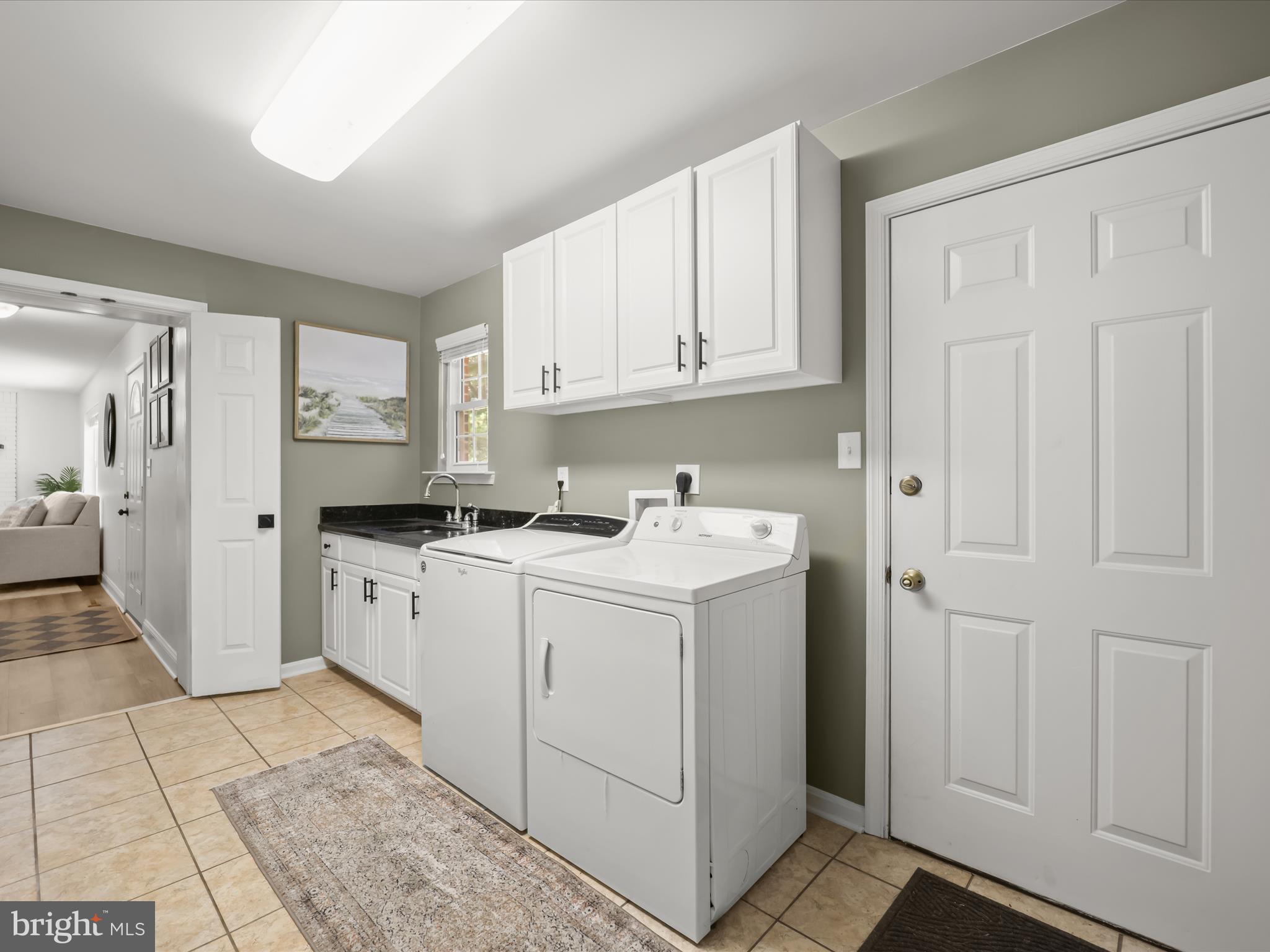 HOLLAND CLIFF SHORES - Residential