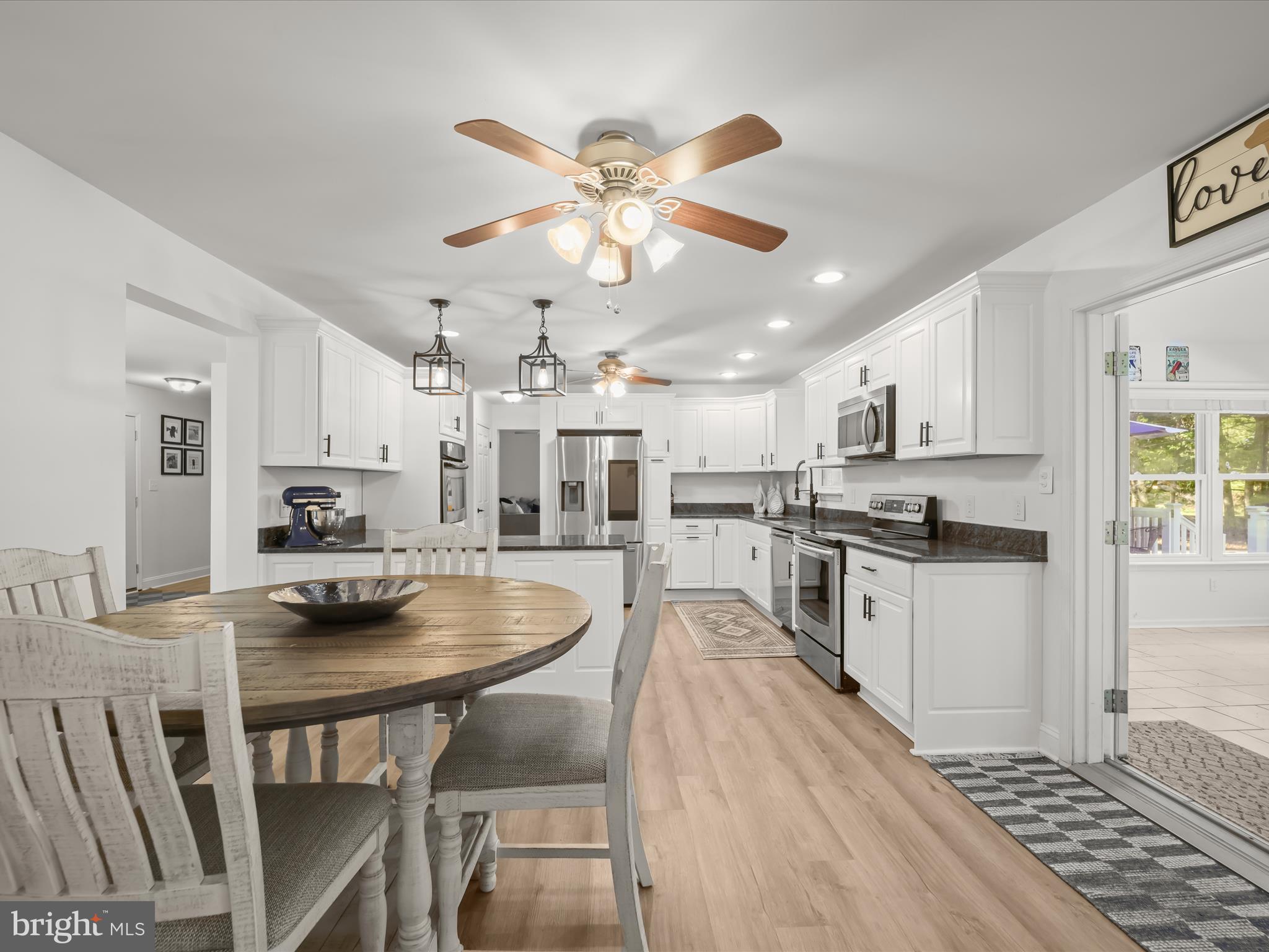 HOLLAND CLIFF SHORES - Residential