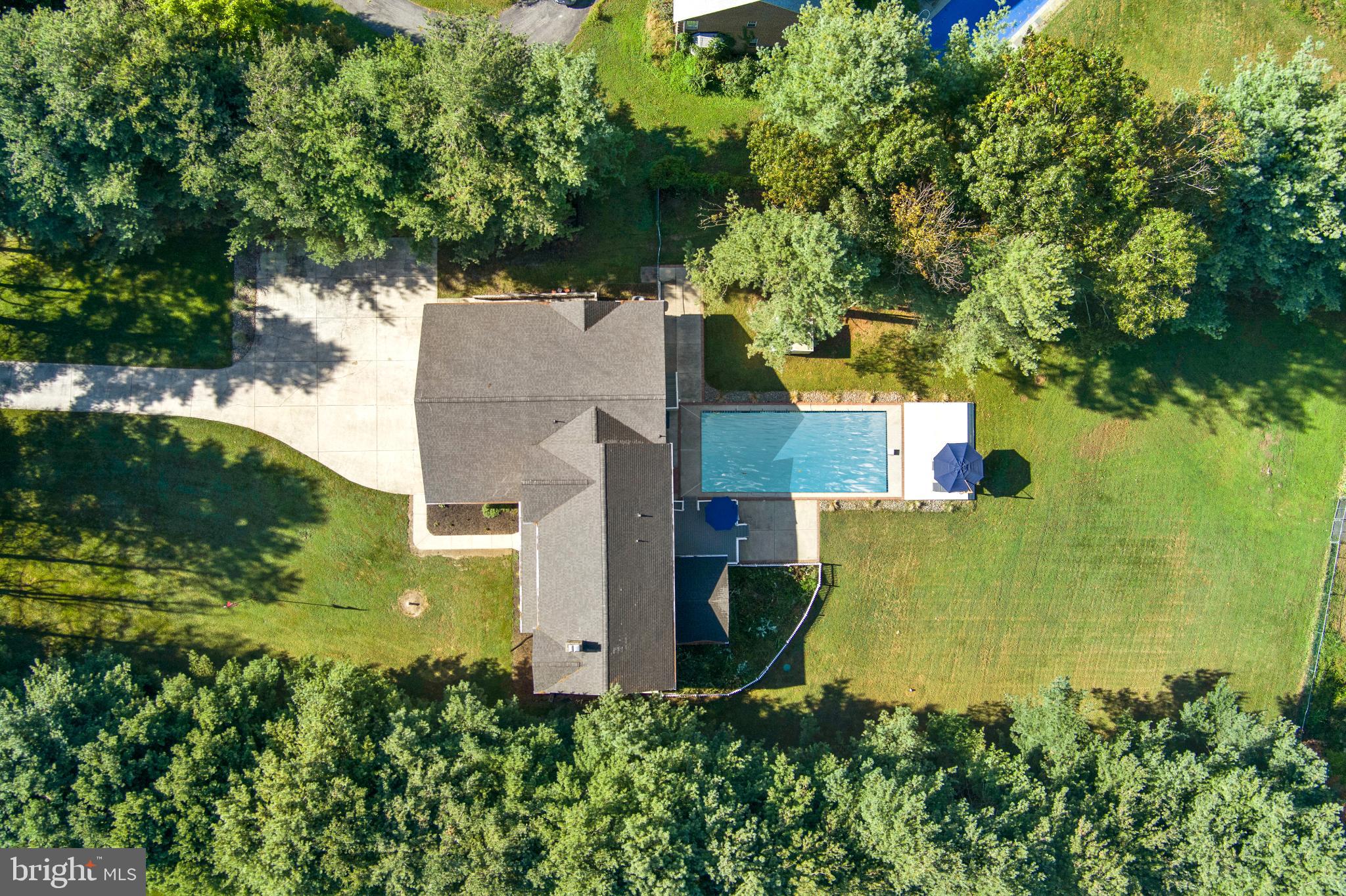 HOLLAND CLIFF SHORES - Residential