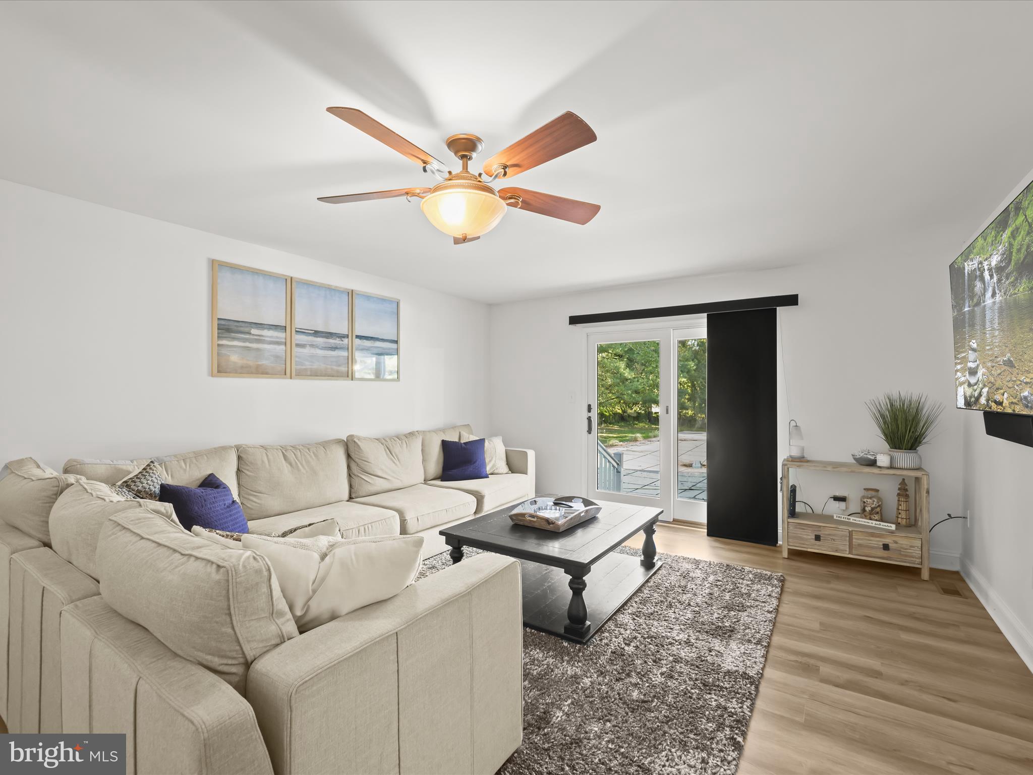 HOLLAND CLIFF SHORES - Residential