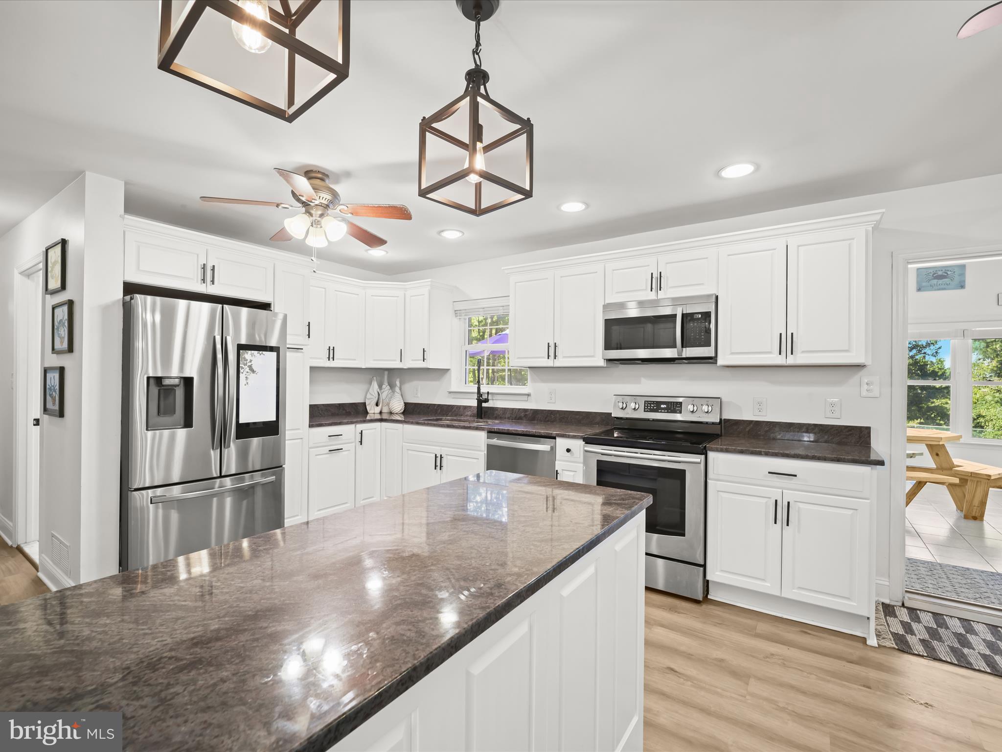 HOLLAND CLIFF SHORES - Residential