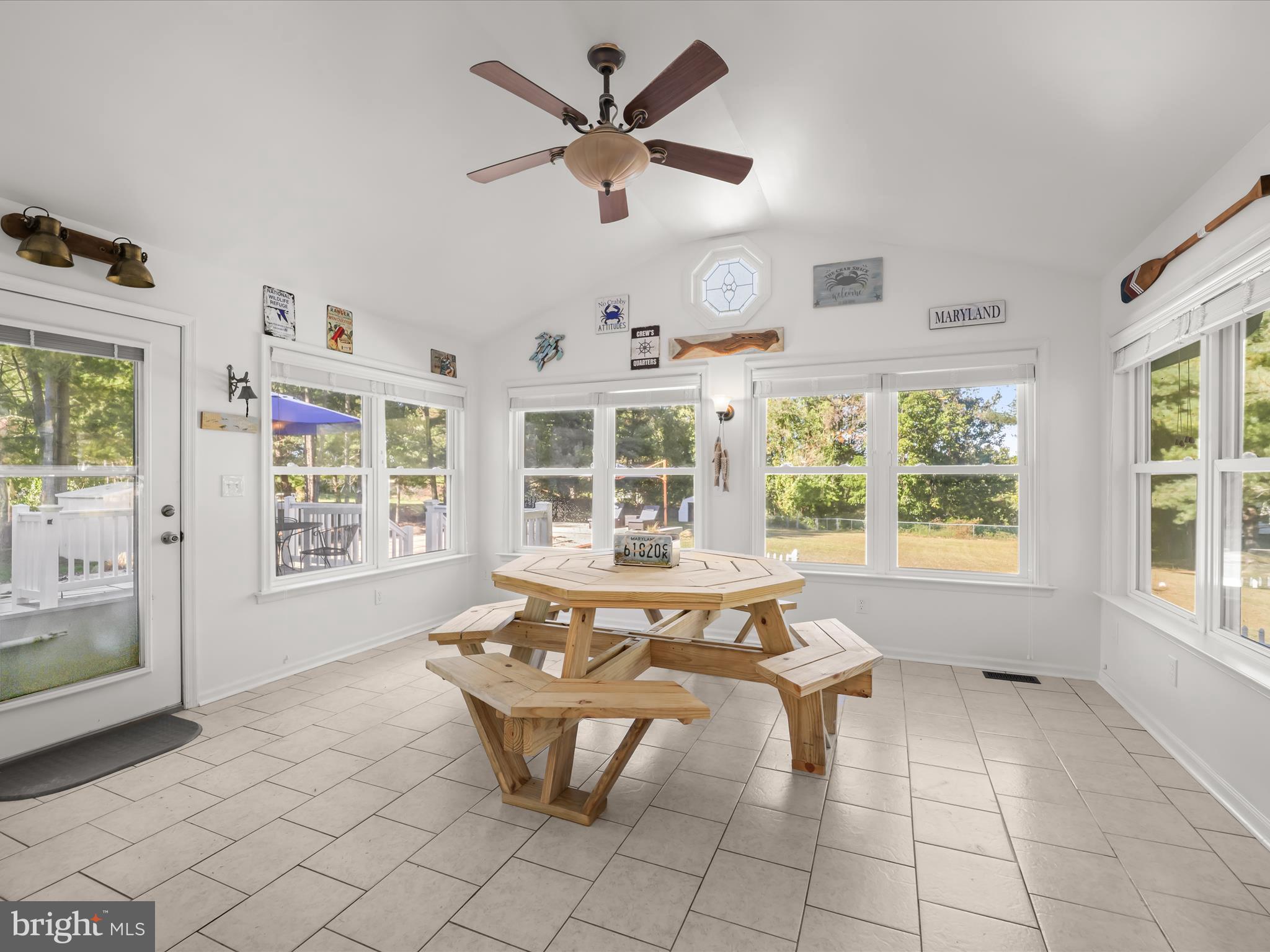 HOLLAND CLIFF SHORES - Residential