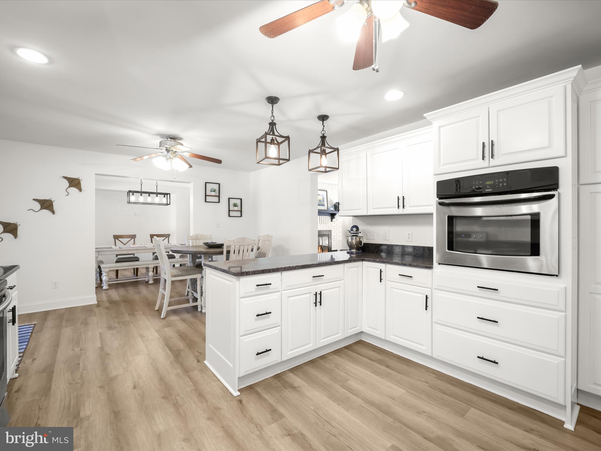 HOLLAND CLIFF SHORES - Residential