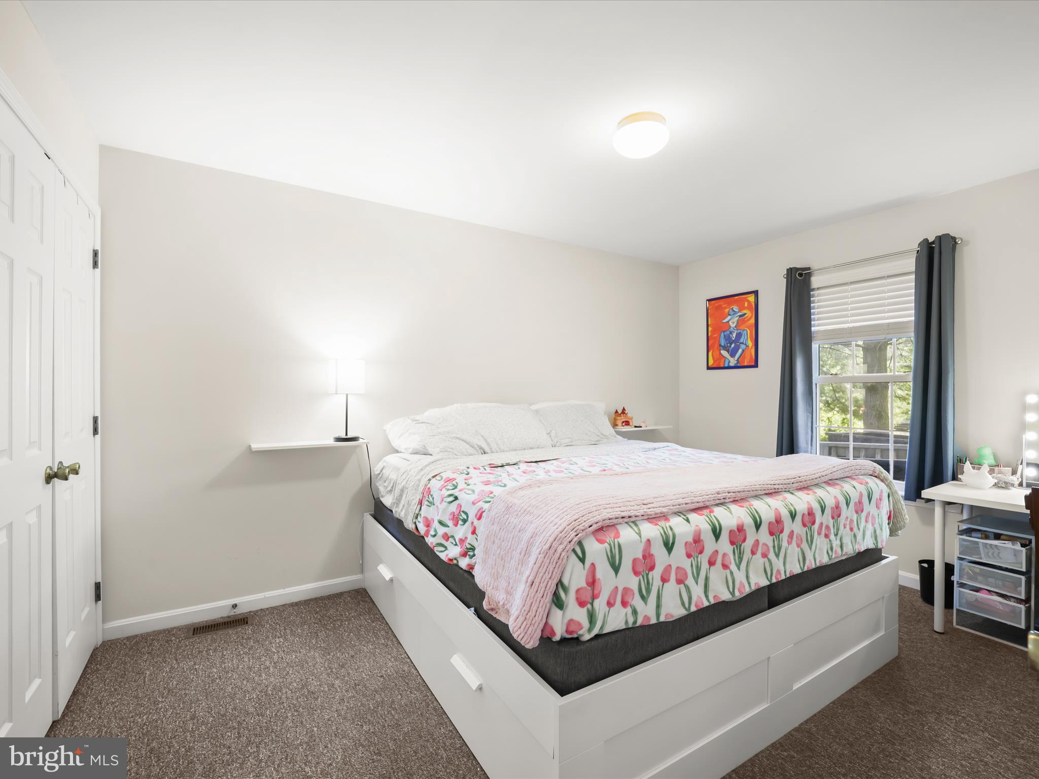 HOLLAND CLIFF SHORES - Residential