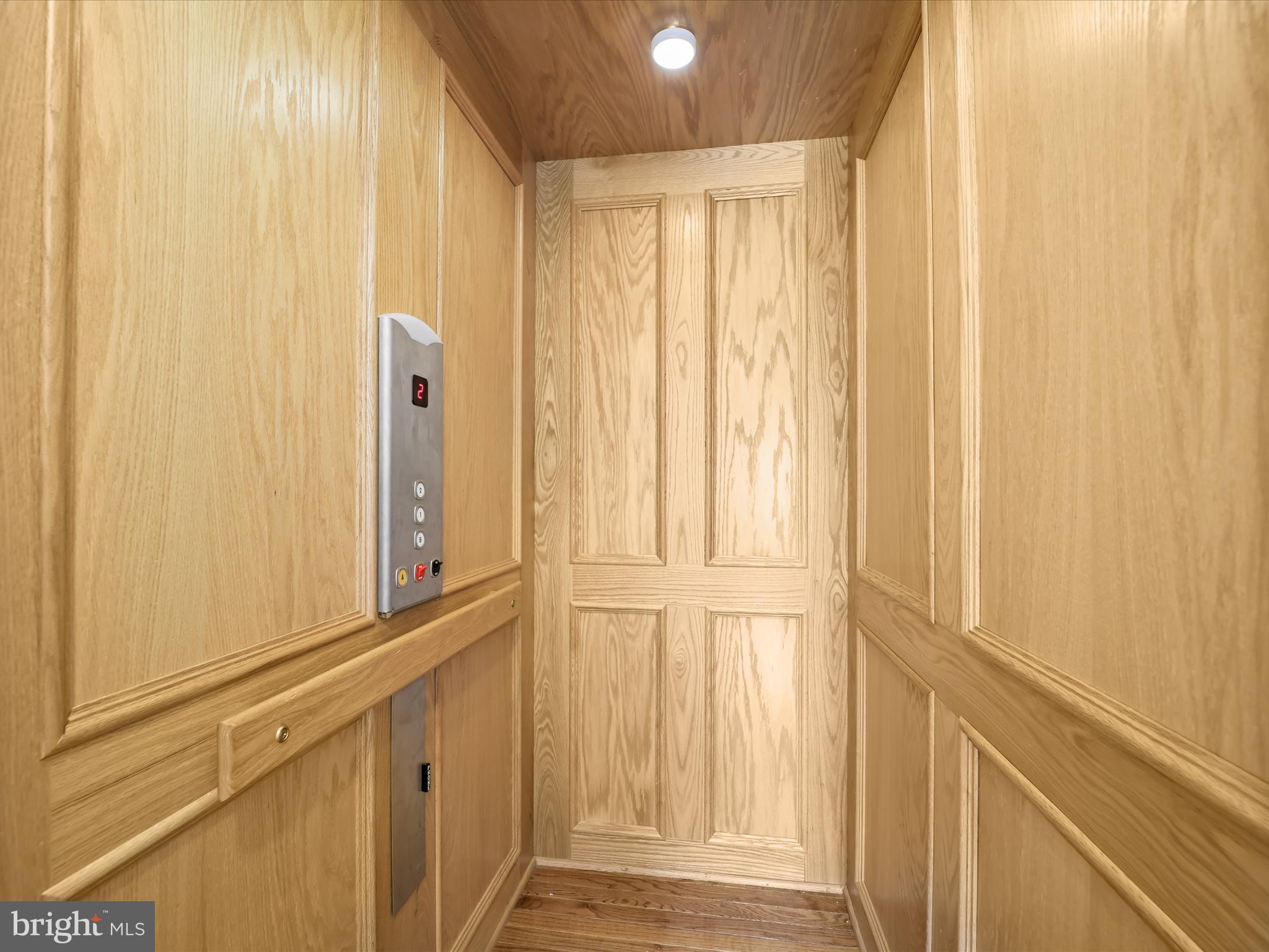 HOLLAND CLIFF SHORES - Residential