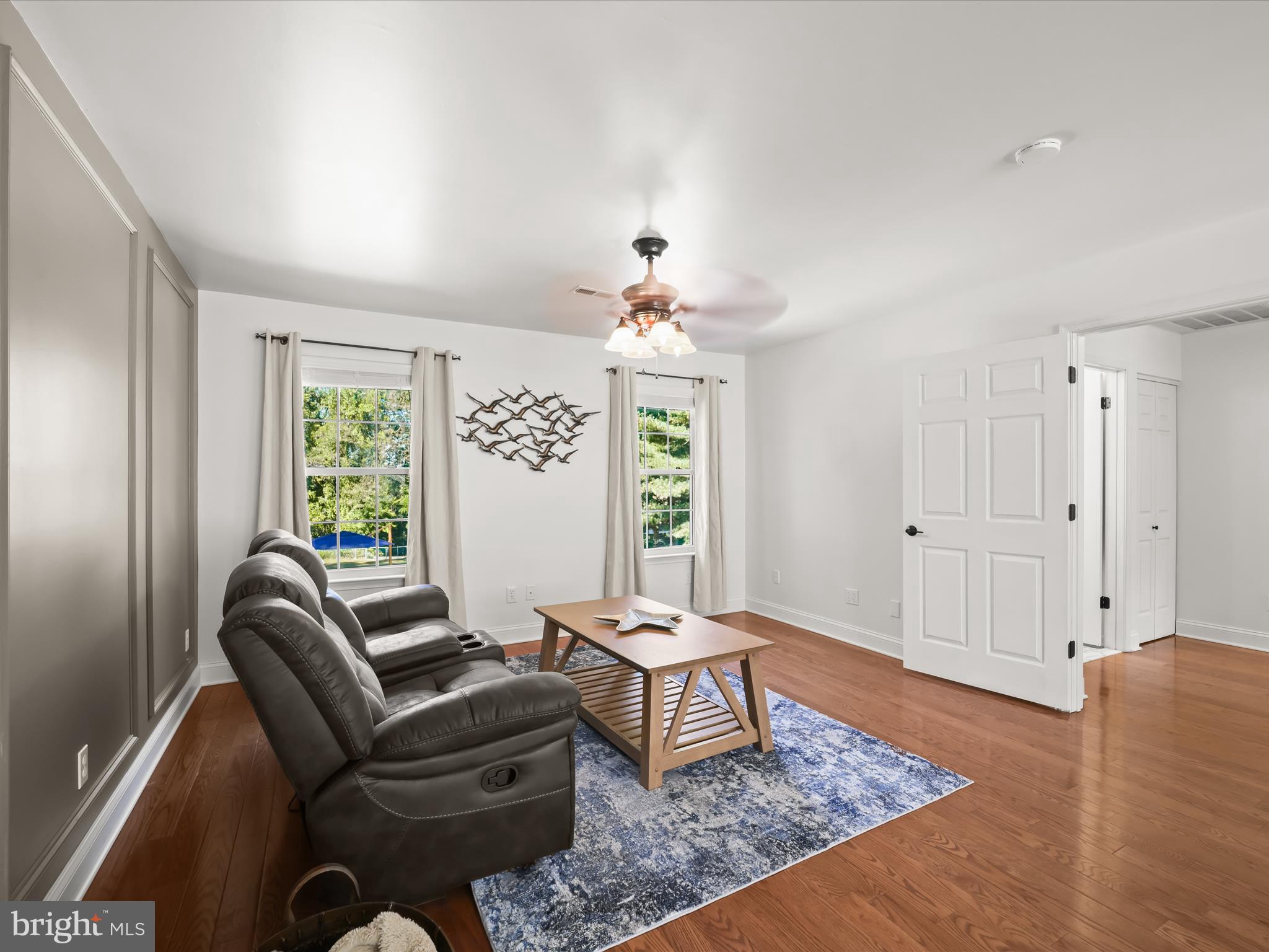 HOLLAND CLIFF SHORES - Residential