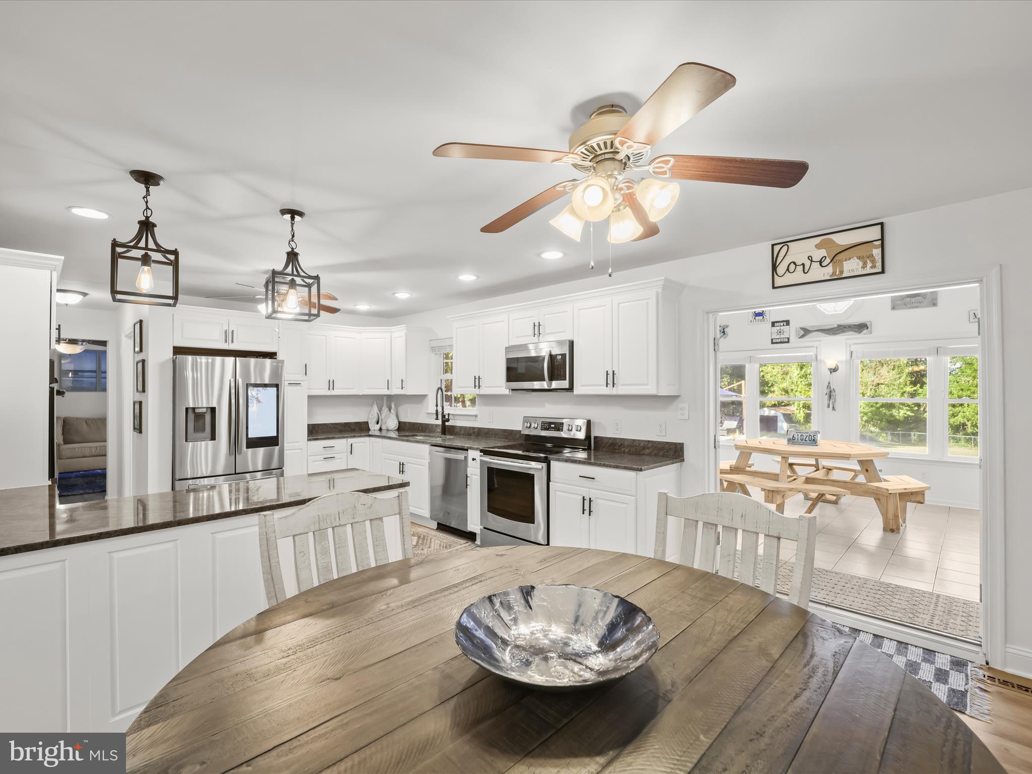 HOLLAND CLIFF SHORES - Residential