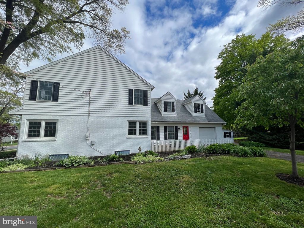 Photo of 435 S CHERRY ST, LITITZ, PA 17543 (MLS # PALA2034280)