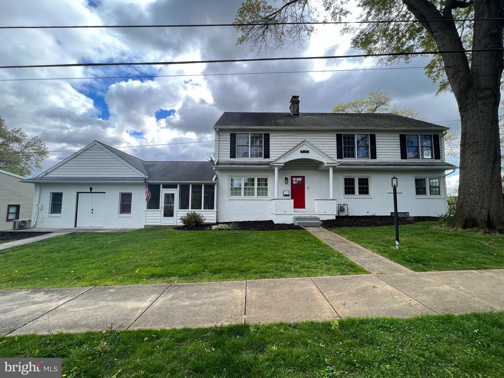 Photo of 435 S CHERRY ST, LITITZ, PA 17543 (MLS # PALA2034280)