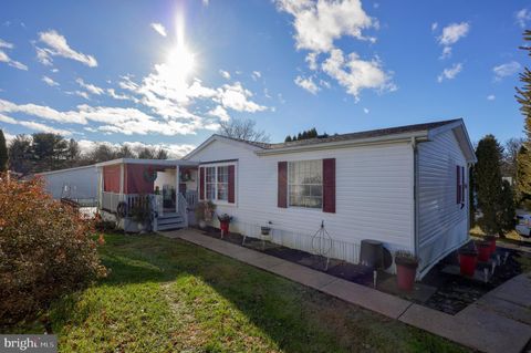 104 FOX RUN COURT LANCASTER PA 17603