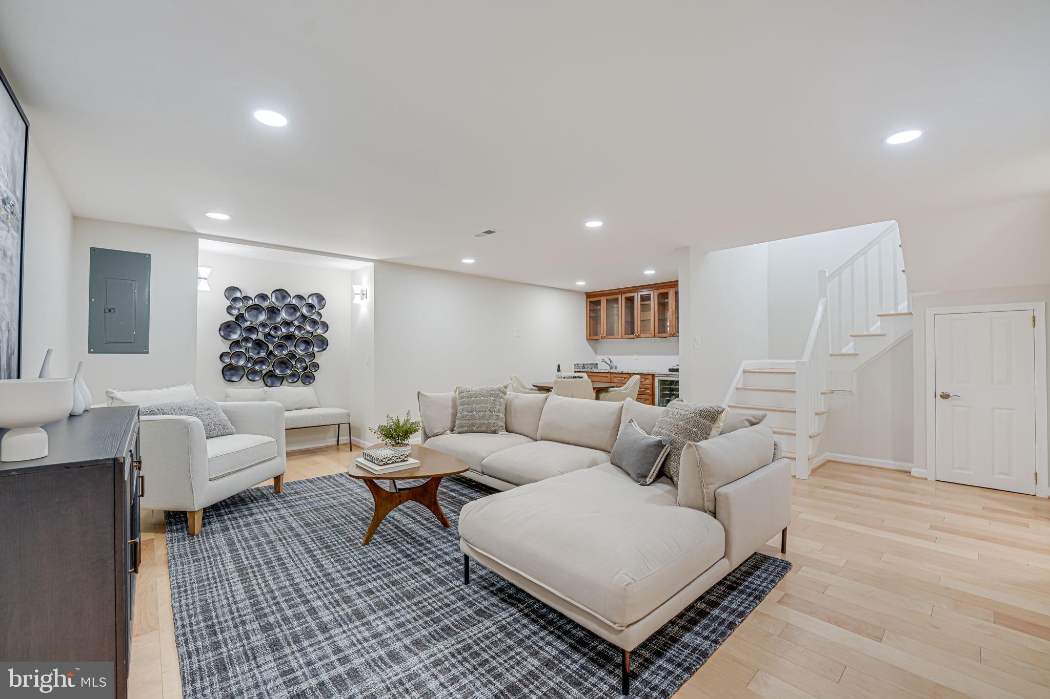 MADISON OF MCLEAN - Residential