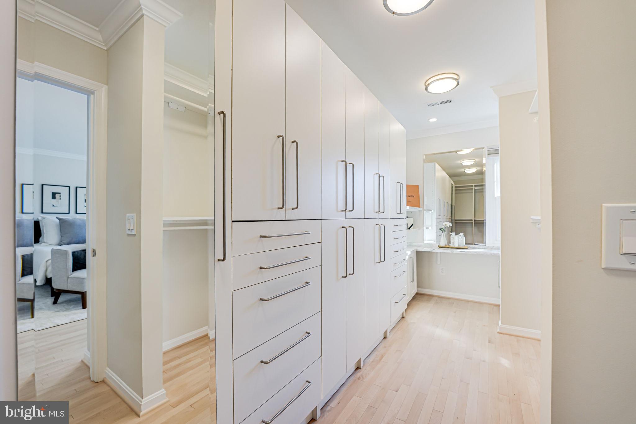 MADISON OF MCLEAN - Residential