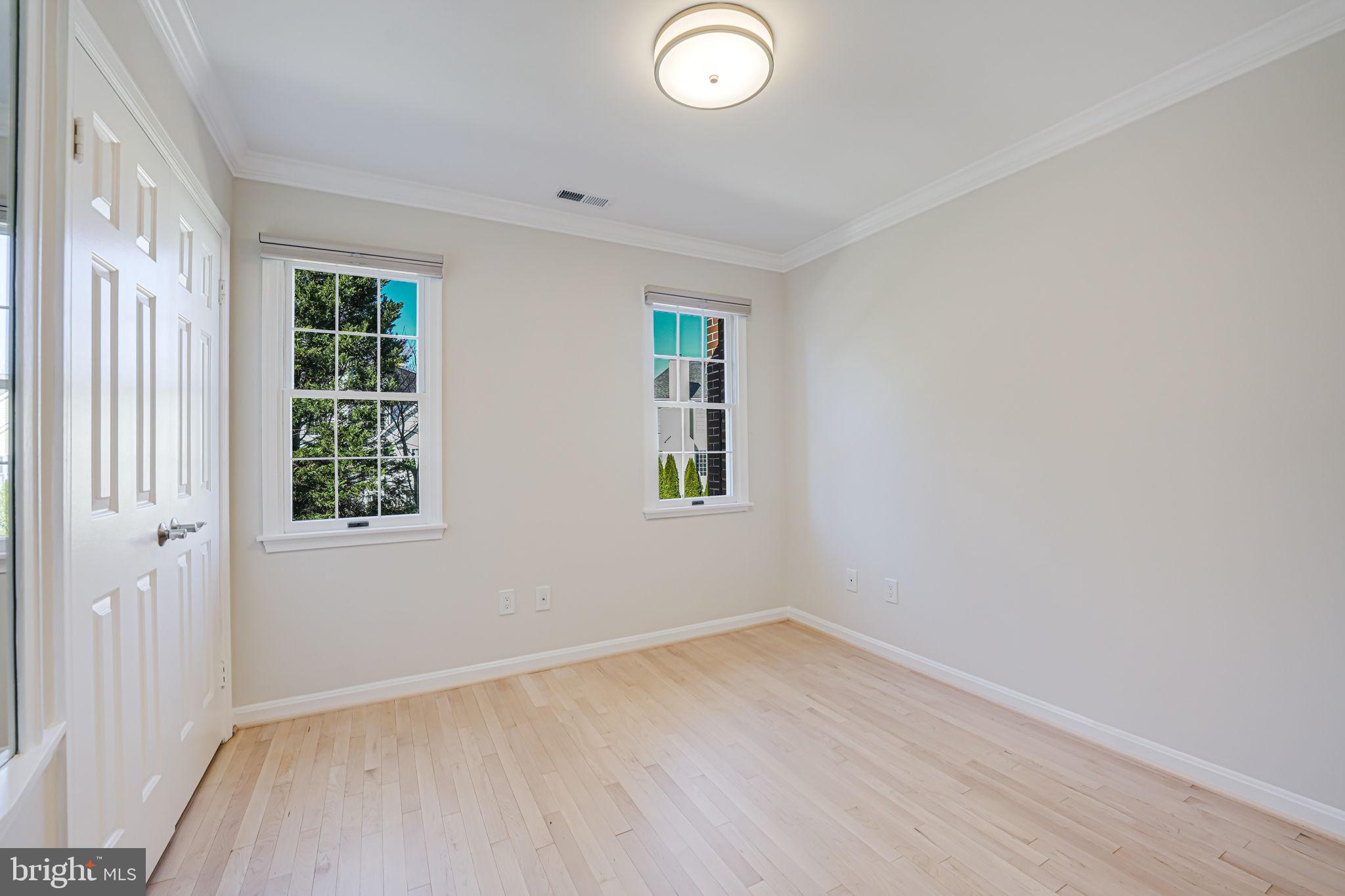 MADISON OF MCLEAN - Residential