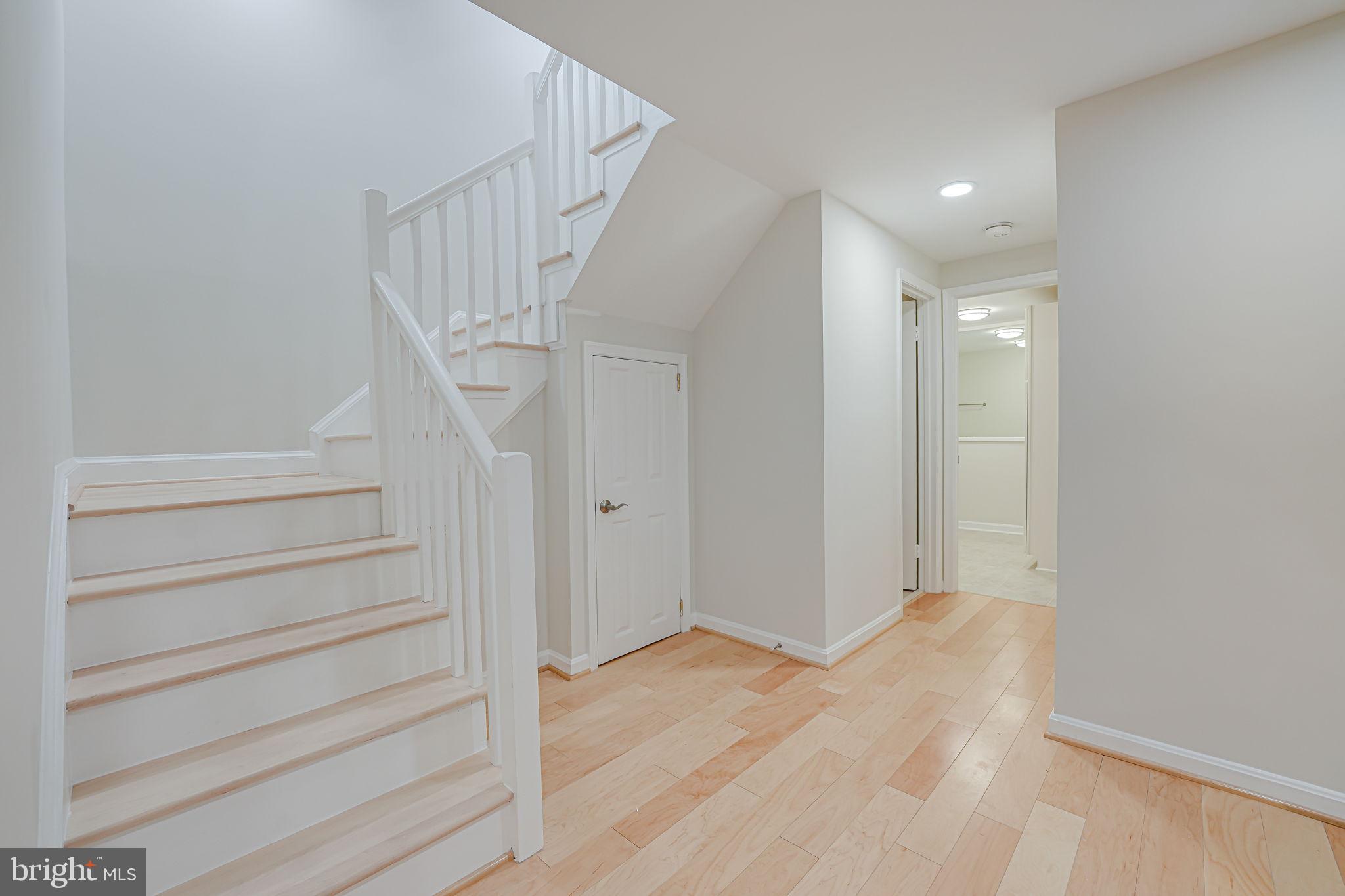 MADISON OF MCLEAN - Residential