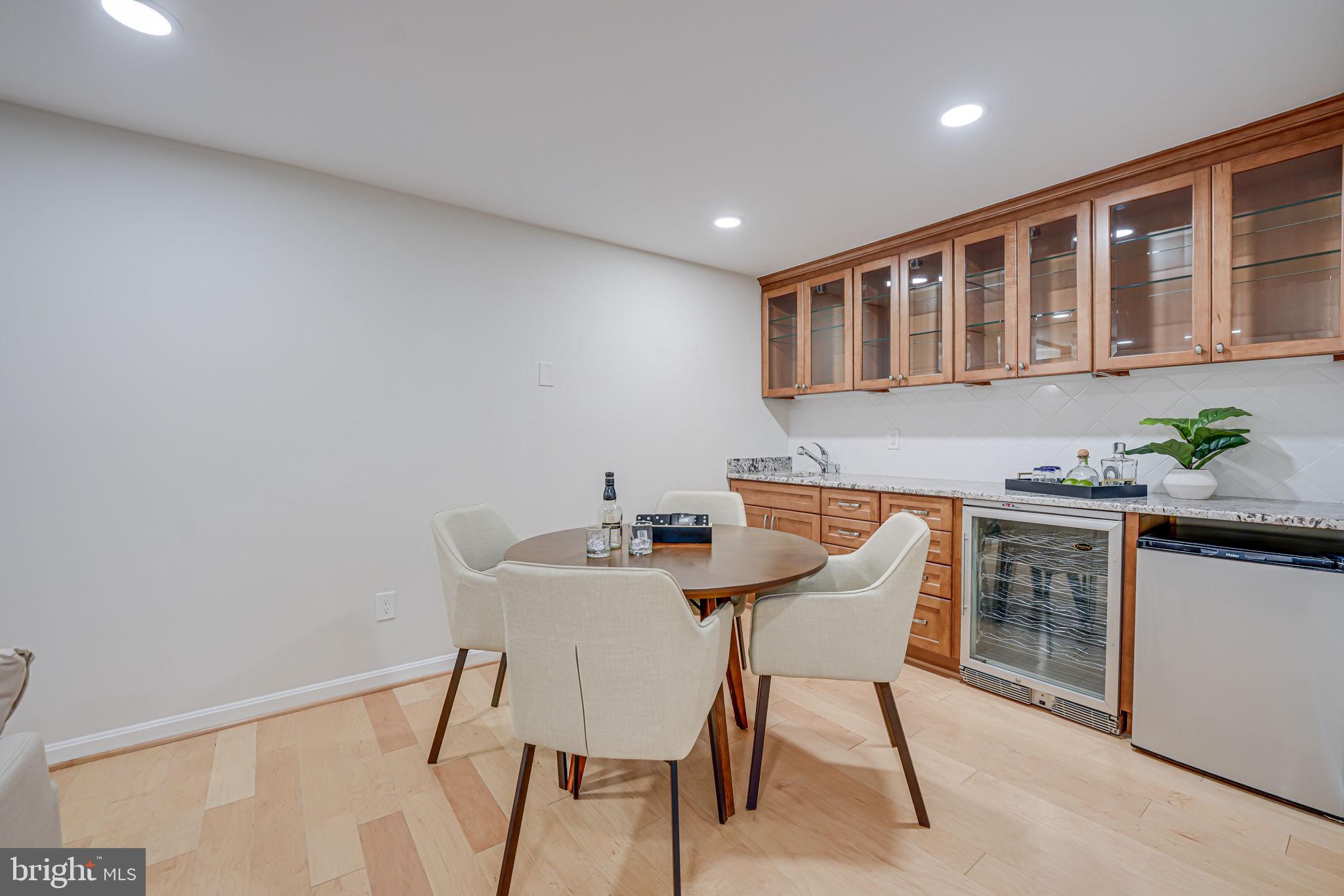 MADISON OF MCLEAN - Residential