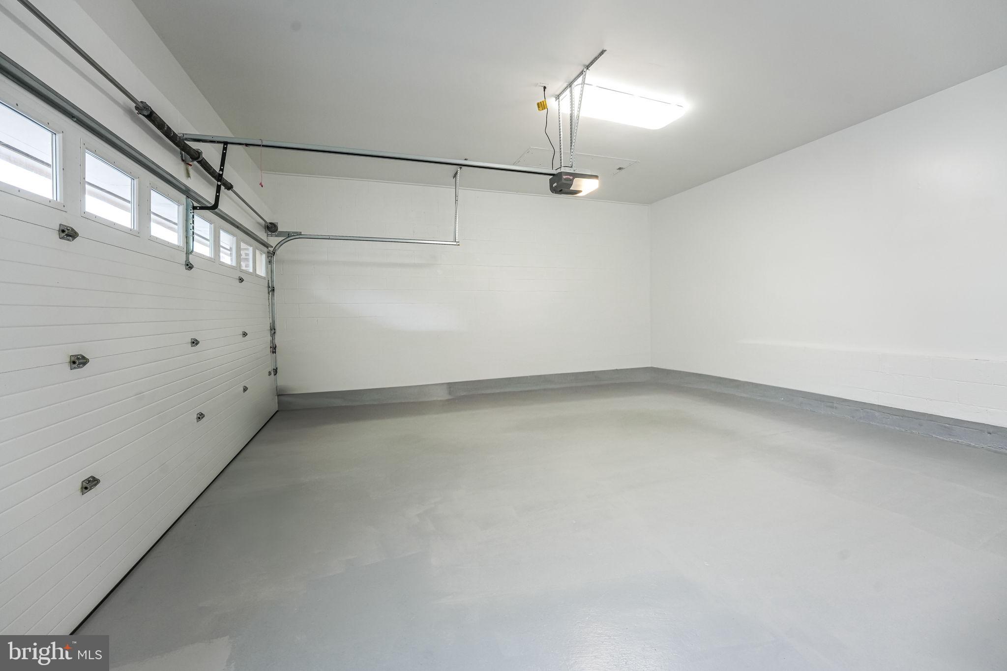 MADISON OF MCLEAN - Residential