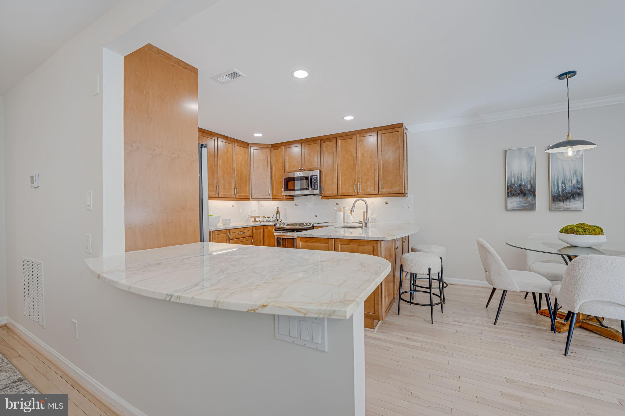 MADISON OF MCLEAN - Residential