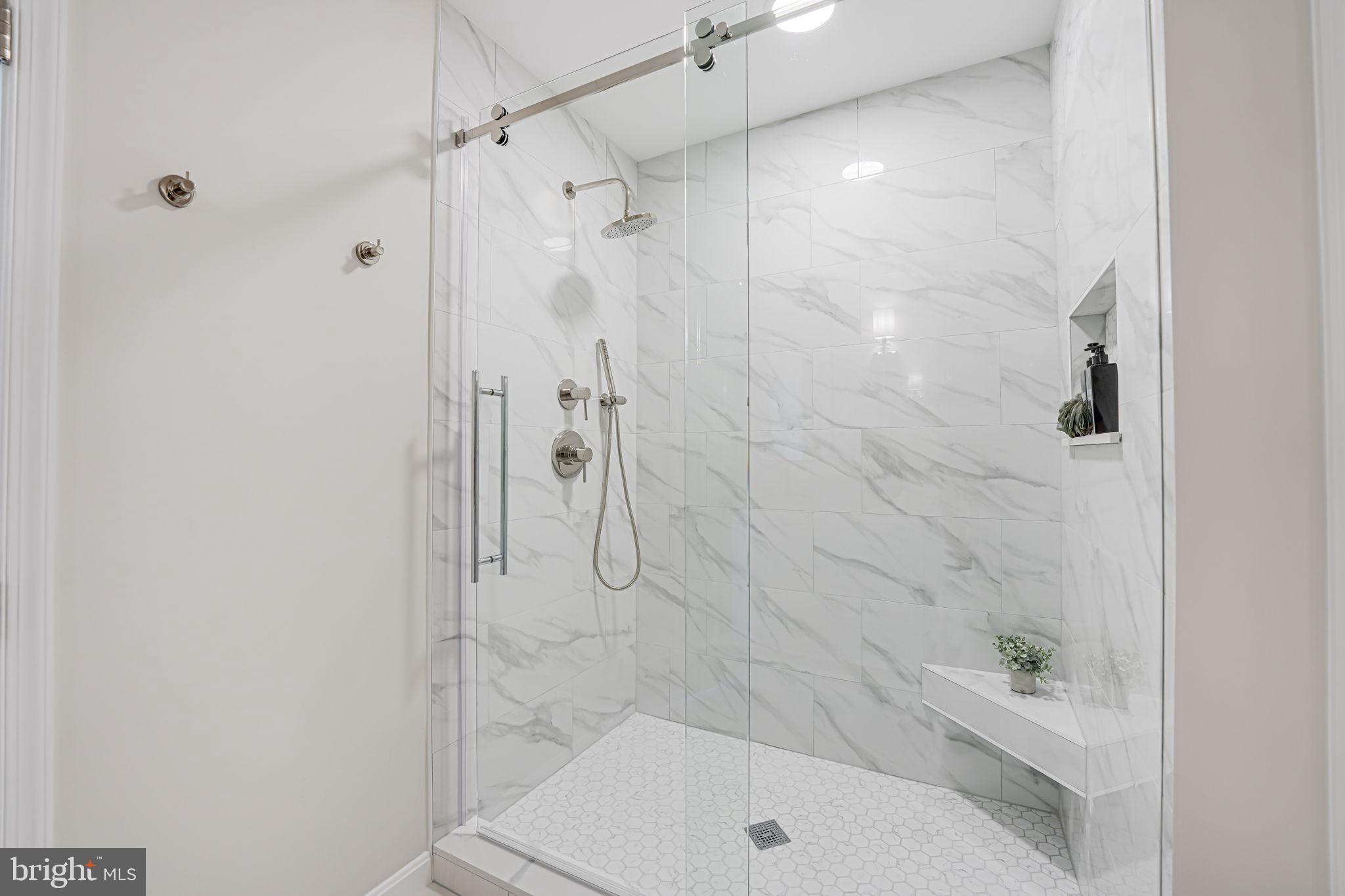 MADISON OF MCLEAN - Residential