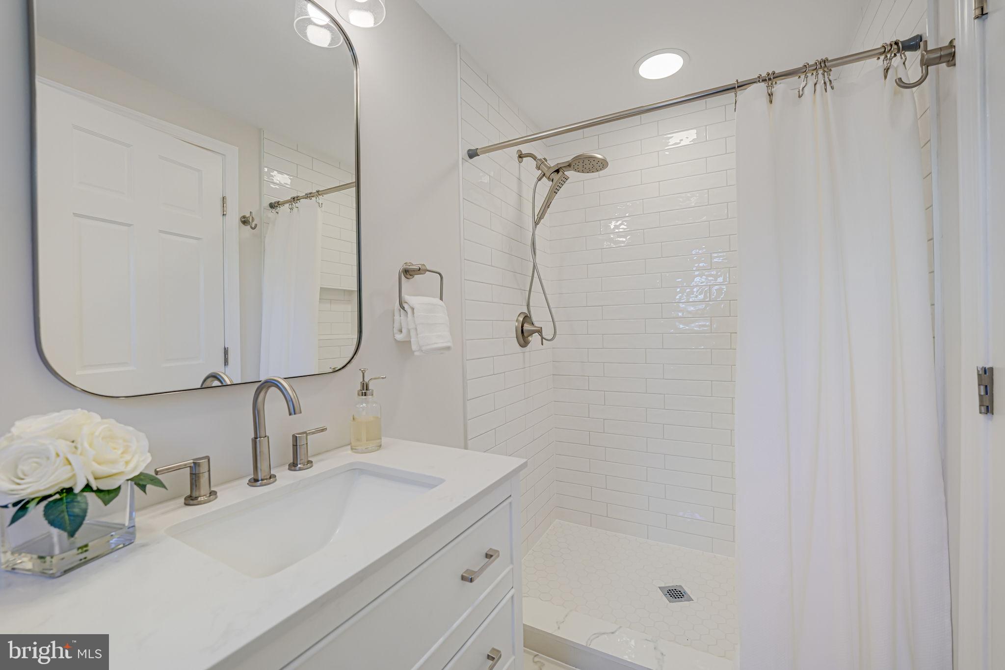 MADISON OF MCLEAN - Residential