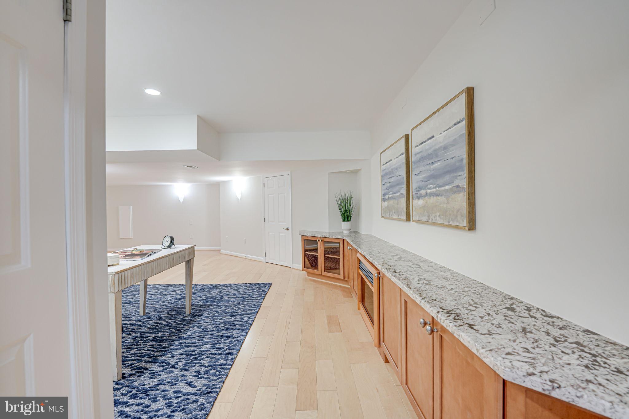 MADISON OF MCLEAN - Residential