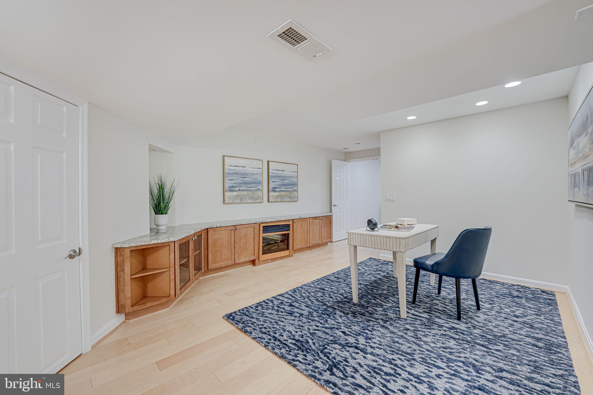 MADISON OF MCLEAN - Residential