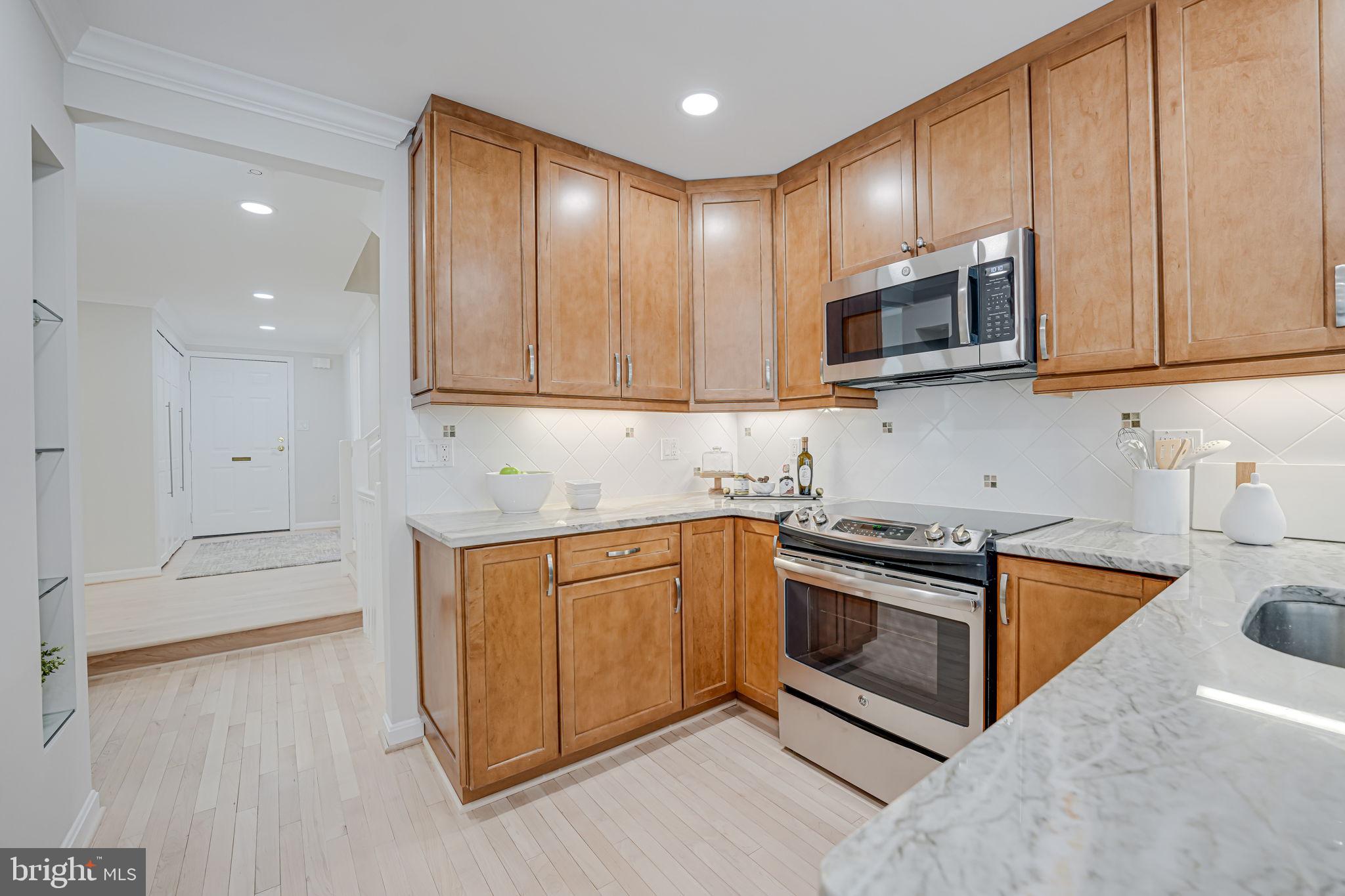 MADISON OF MCLEAN - Residential