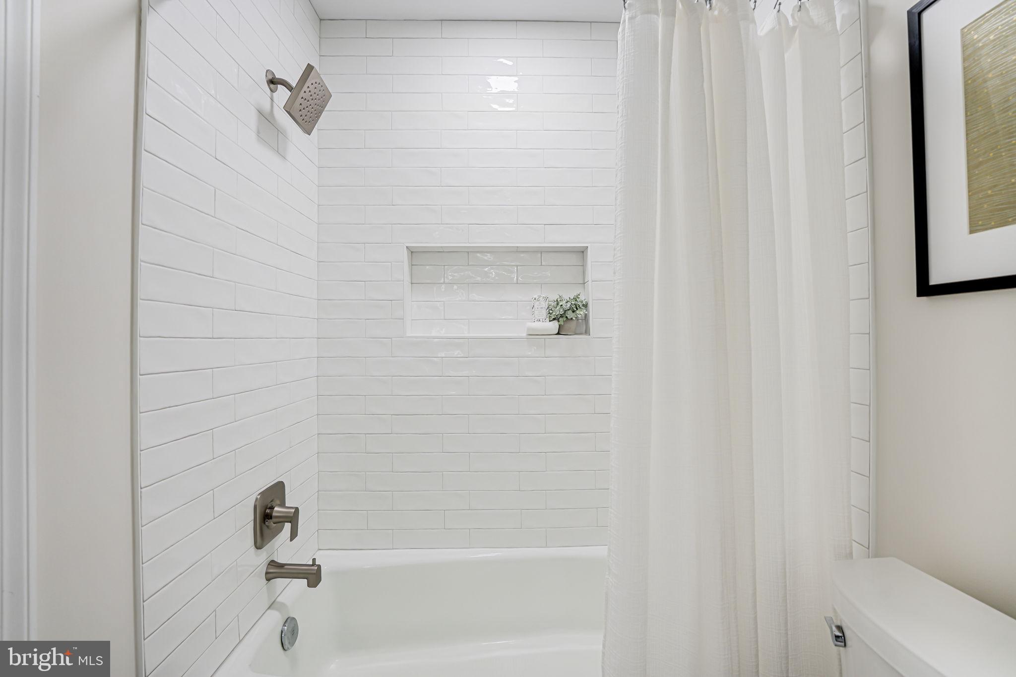 MADISON OF MCLEAN - Residential